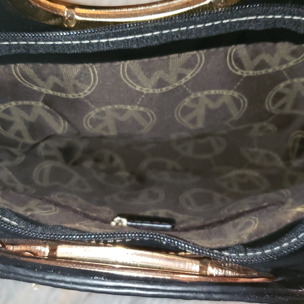 Purse - Picture 2 of 4